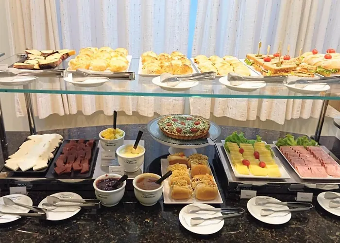 Golden Hotel - O Mais Central - Pet Friendly